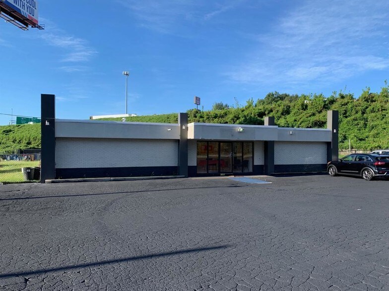 More Photos Of 2100 Airways Blvd, Memphis Daycare Center For Sale