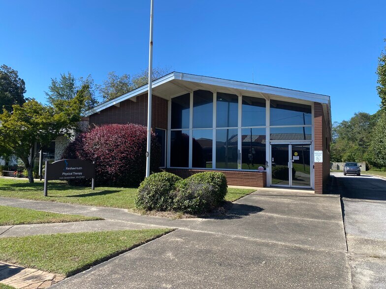 More Photos Of 110 N Cleveland St, Kershaw Office For Sale