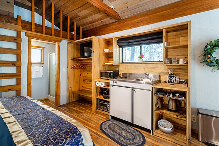 More Photos Of 500 Dodge Ridge Rd, Pinecrest Hotel For Sale