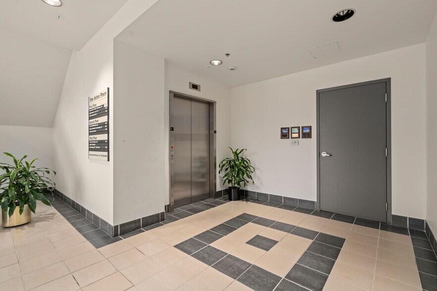 More Photos Of 526 Main St, Acton Office For Lease