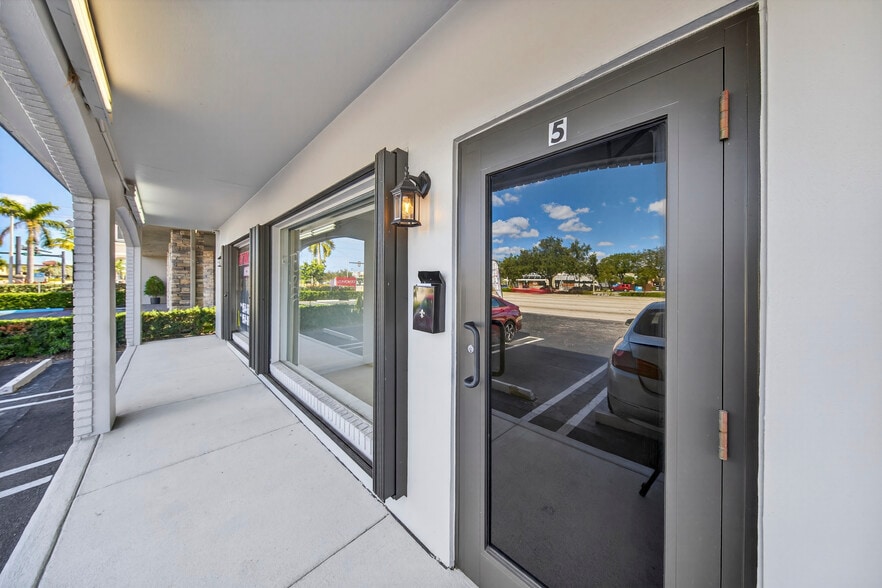 More Photos Of 1750 E Commercial Blvd, Fort Lauderdale Storefront For Lease