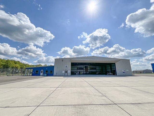 More Photos Of 1555 Youngstown Kingsville Rd NE, Vienna Airplane Hangar For Lease