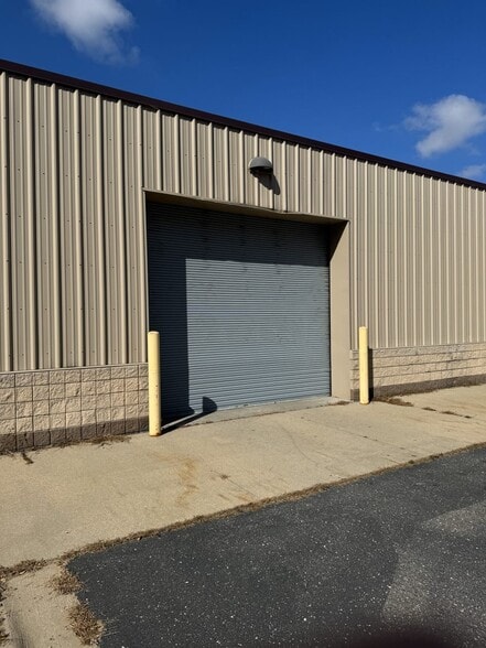 More Photos Of 215 Fast Ice Dr, Midland Research And Development For Lease