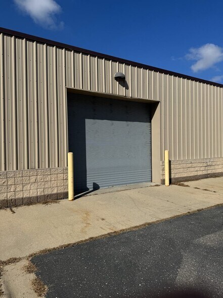 More Photos Of 215 Fast Ice Dr, Midland Research And Development For Sale