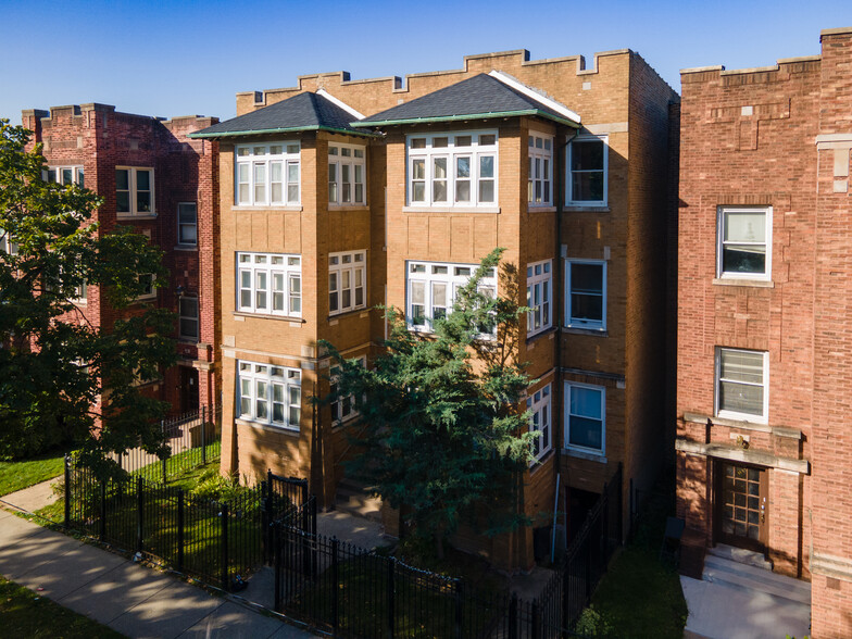 Primary Photo Of 11136 S Vernon Ave, Chicago Apartments For Sale