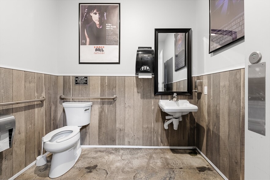 More Photos Of 705 W New York Ave, Somers Point Industrial For Sale