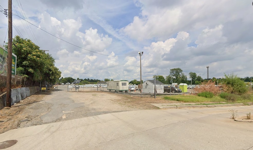 More Photos Of 4500 E Lombard St, Baltimore Land For Lease