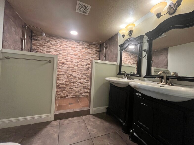 More Photos Of 230 S Center St, Pierson Apartments For Sale
