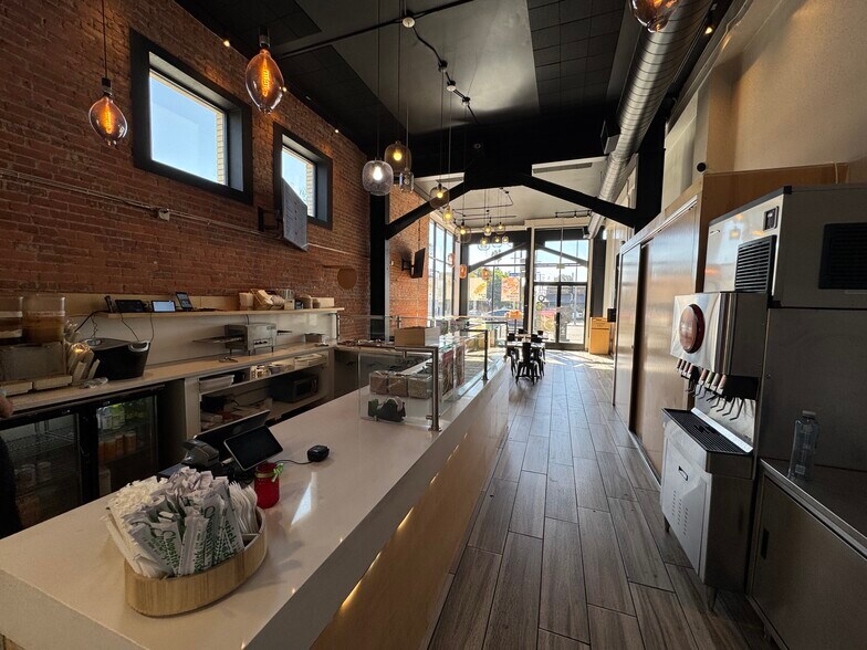 More Photos Of 7501-7505 W Sunset Blvd, Los Angeles Restaurant For Lease