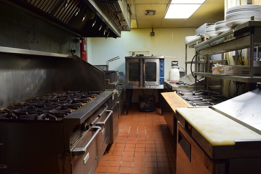 More Photos Of 309 W Congress St, Savannah Restaurant For Lease