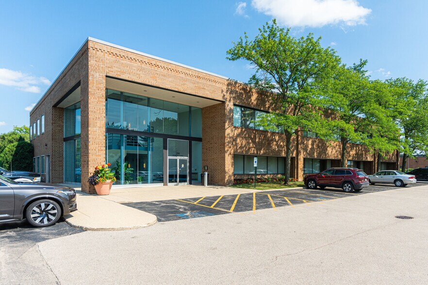 More Photos Of 290 Springfield Dr, Bloomingdale Medical For Lease