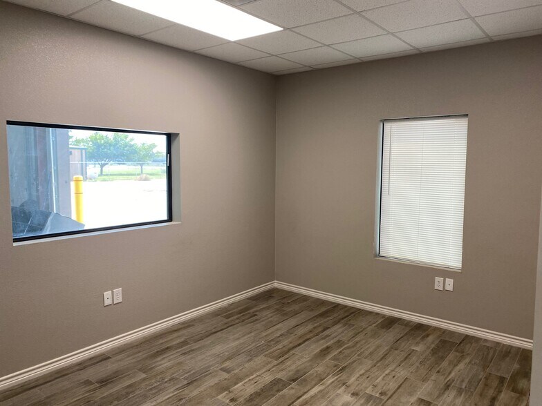 More Photos Of 6421 S FM 1788, Midland Warehouse For Lease