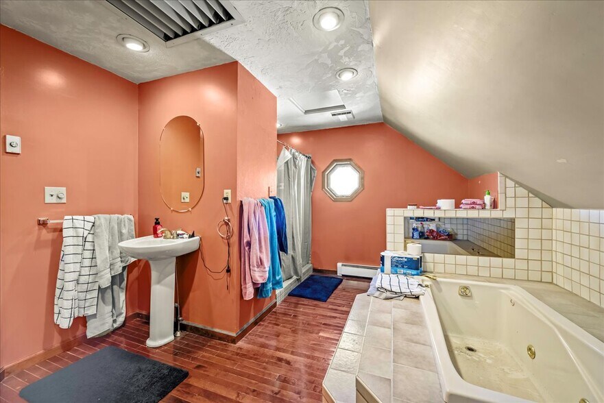 More Photos Of 750 Boulevard Ave, Dickson City Bar For Sale