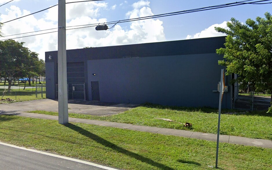 More Photos Of 1000 Phippen Waiters Rd, Dania Warehouse For Lease