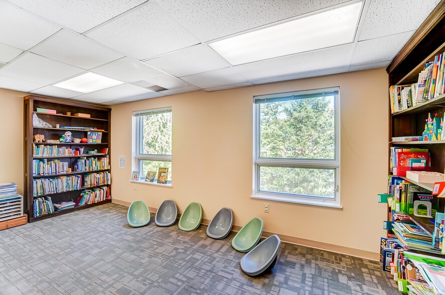 More Photos Of 800 Livermore St, Yellow Springs Research And Development For Sale