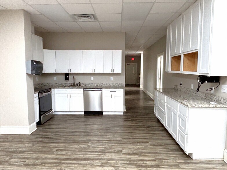 More Photos Of 629 E Forsyth St, Americus Office For Sale