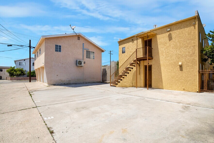 More Photos Of 383 W 14th St, San Pedro Apartments For Sale