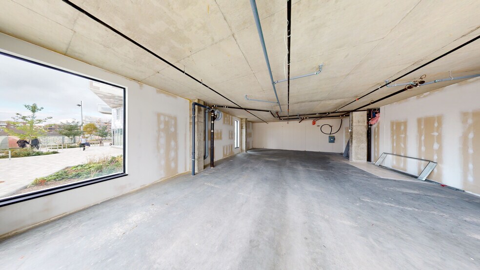 More Photos Of 2600 Rue William Tremblay, Montréal Unknown For Lease