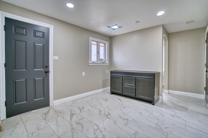 More Photos Of 2880 W 92nd Ave, Federal Heights Office Residential For Sale