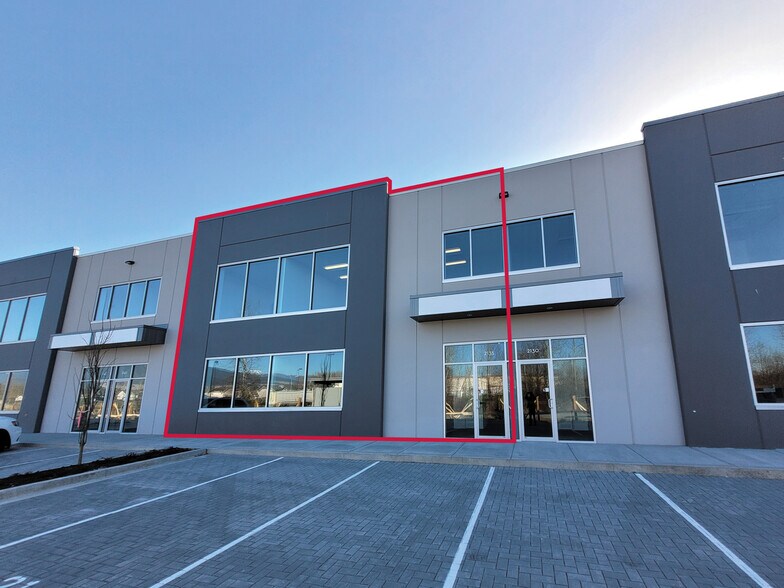 More Photos Of 950 Seaborne Av, Port Coquitlam Warehouse For Sale