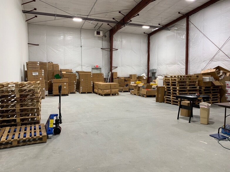 More Photos Of 305 Ruthar Dr, Newark Warehouse For Lease