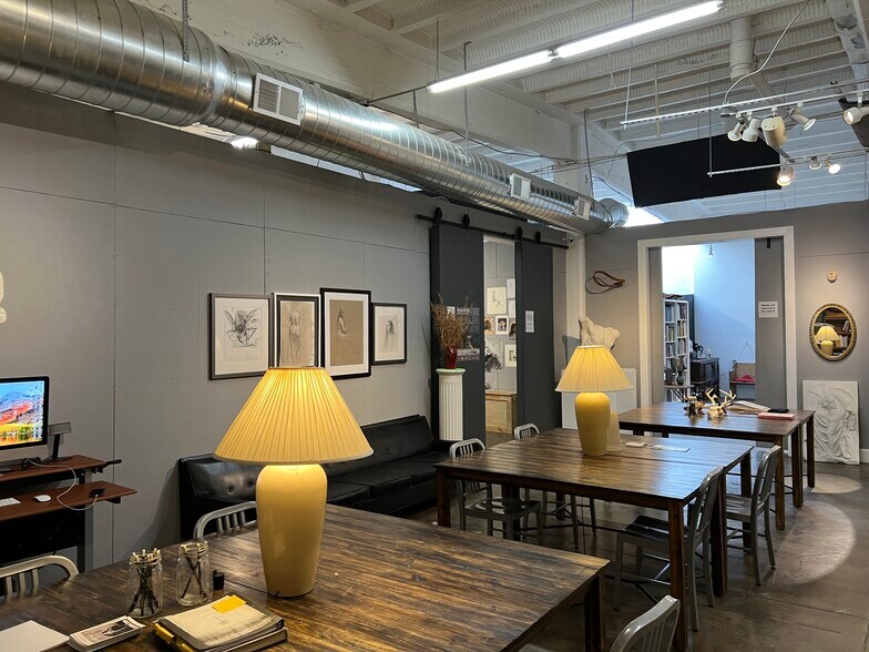 More Photos Of 654-660 E McMillan St, Cincinnati Warehouse For Lease