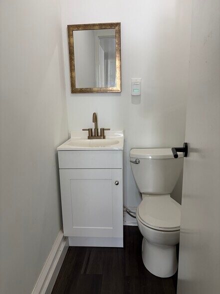 More Photos Of 5550 Morris St, Philadelphia Storefront For Lease