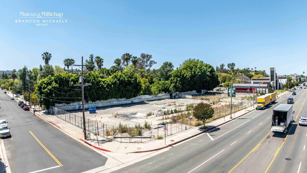 More Photos Of 19348 Ventura Blvd, Tarzana Land For Sale