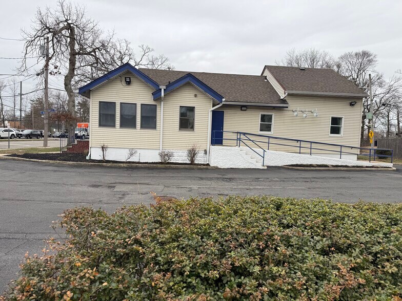 More Photos Of 620 Suffolk Ave, Brentwood Medical For Lease