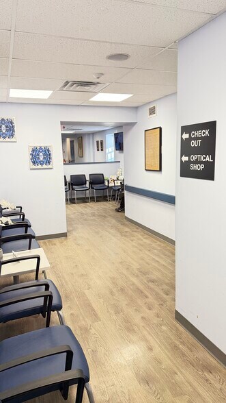 More Photos Of 3110 Grant Ave, Philadelphia Office For Sale