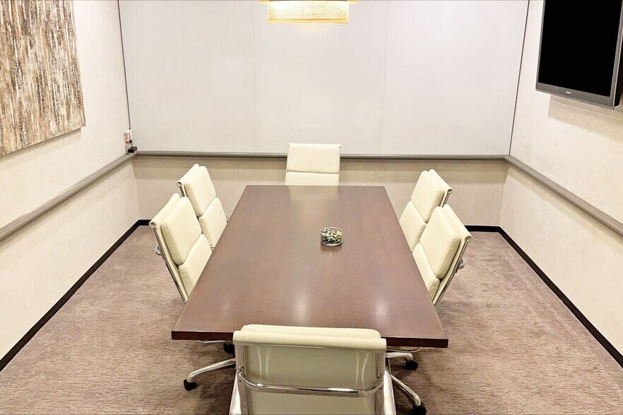 More Photos Of 1901 N Roselle Rd, Schaumburg Coworking Space
