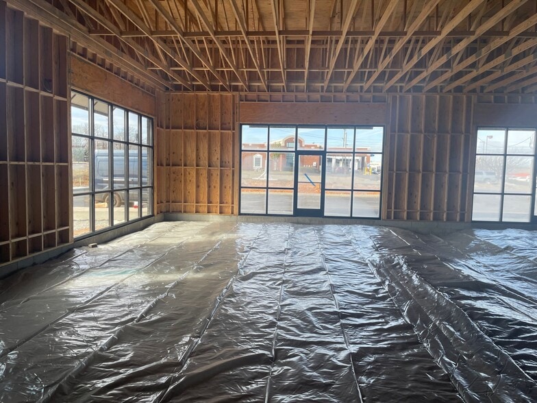 More Photos Of 2585 Old Russellville Pike, Clarksville General Retail For Lease