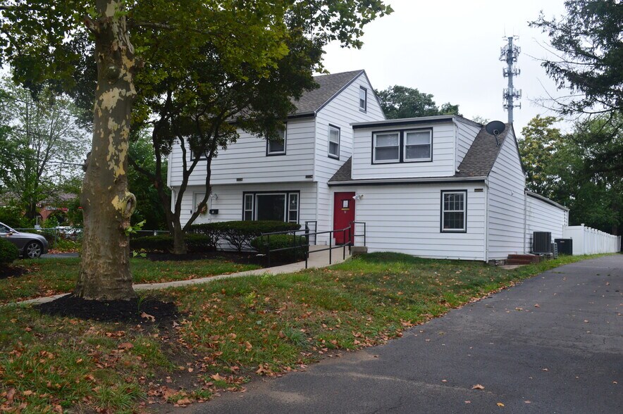 Primary Photo Of 1457 Nottingham Way, Hamilton Office For Sale