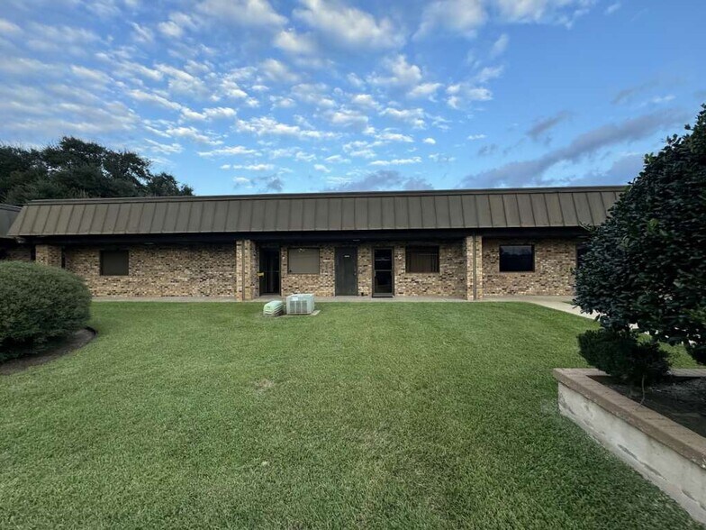 More Photos Of 3312 N University Dr, Nacogdoches Office For Sale