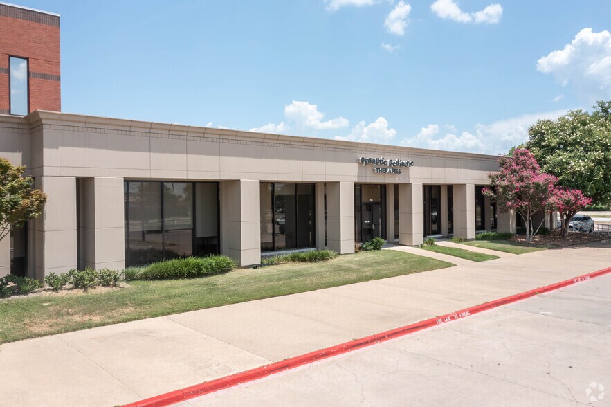 More Photos Of 3200 Broadway Blvd, Garland Office For Lease
