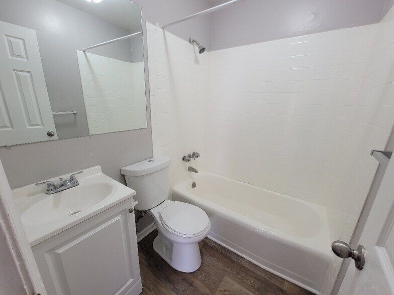 More Photos Of 904 Lowdermilk St, Greensboro Apartments For Sale