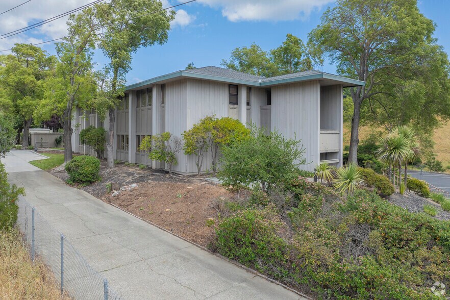 More Photos Of 145 N Redwood Dr, San Rafael Office For Sale