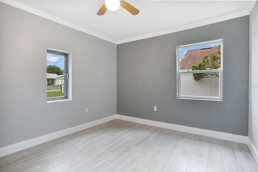 More Photos Of 1906 Murdock Blvd, Orlando Office For Lease