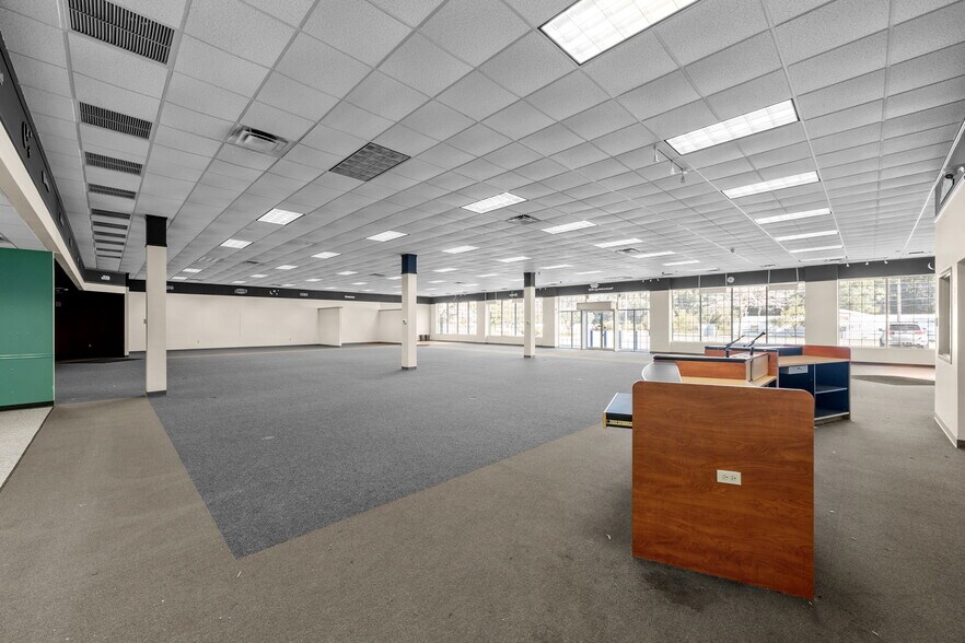 More Photos Of 1699 N Temple Ave, Starke Freestanding For Sale