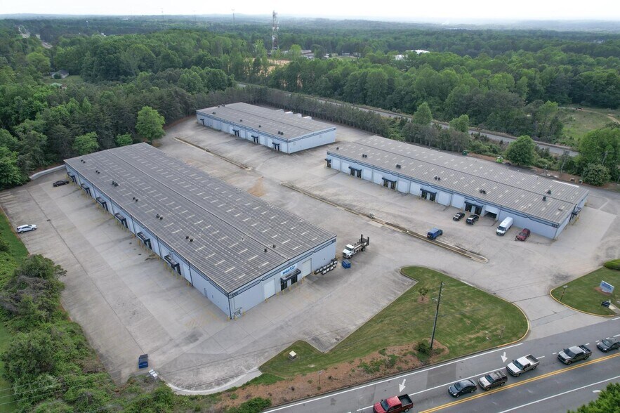 More Photos Of 963 N Burnt Hickory Rd, Douglasville Unknown For Lease