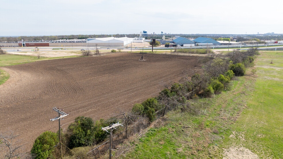 More Photos Of 2520 General Bruce dr, Temple Land For Lease