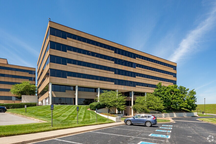 Primary Photo Of 402 Bna Dr, Nashville Unknown For Lease