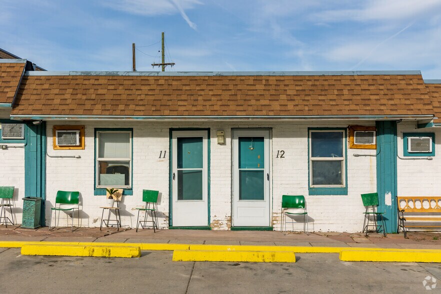 More Photos Of 7013 W Colfax Ave, Lakewood Apartments For Sale
