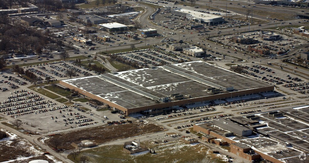 More Photos Of 800-850 NW Chipman Rd, Lee's Summit Office For Lease