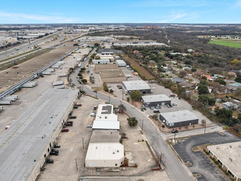 More Photos Of 5810 Rittiman Plz, San Antonio Warehouse For Lease