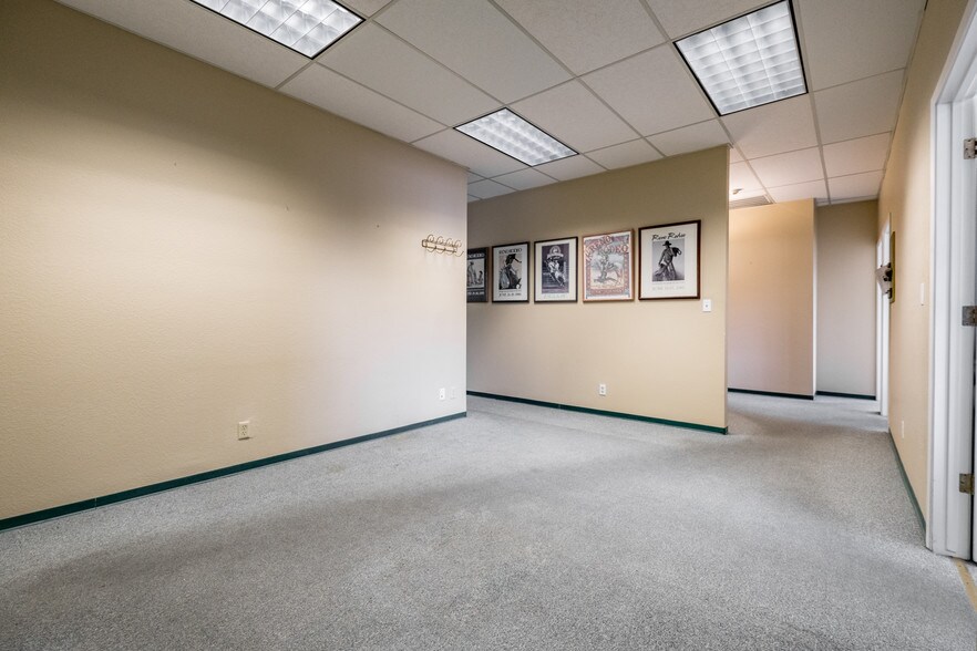 More Photos Of 110 W Arroyo St, Reno Office For Sale