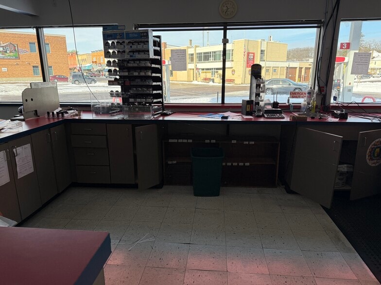 More Photos Of 520 Ash St, Baraboo Service Station For Sale