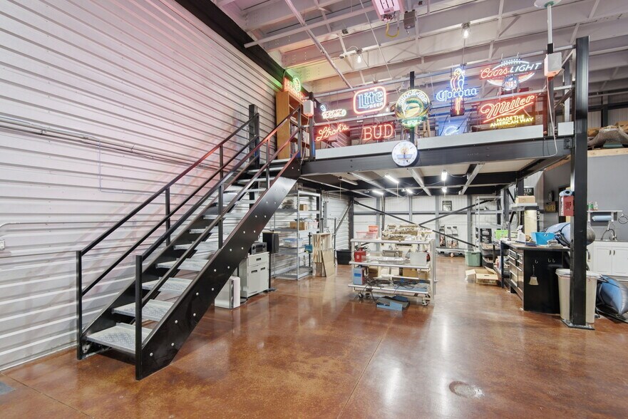 More Photos Of 9337 Commerce Center St, Highlands Ranch Showroom For Sale