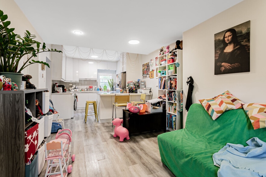 More Photos Of 164 Sunnyside Av, Toronto Multifamily For Sale