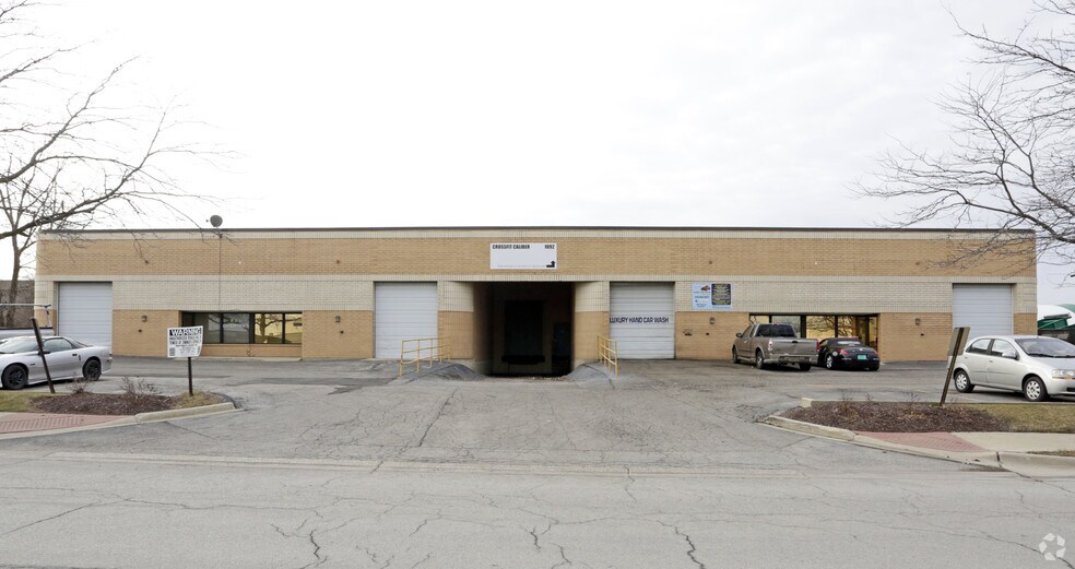 More Photos Of 1080-1098 Frances Dr, Streamwood Warehouse For Lease